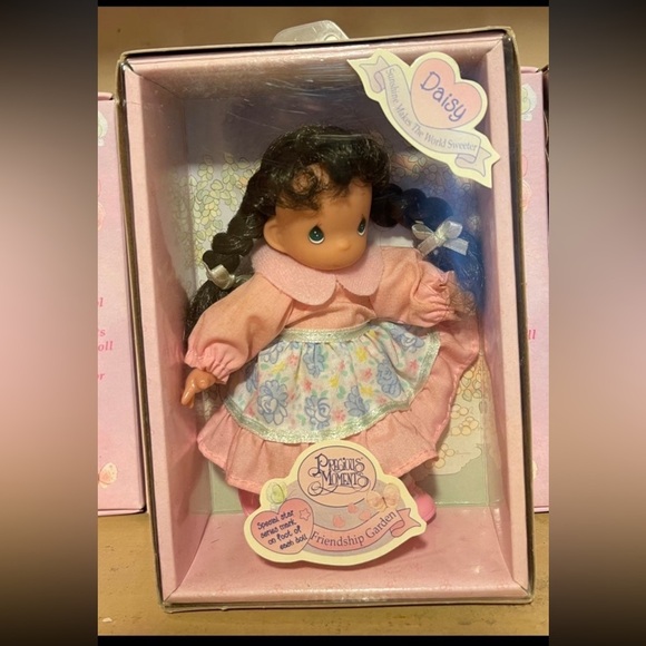 Precious Moments Friendship doll - Picture 1 of 3